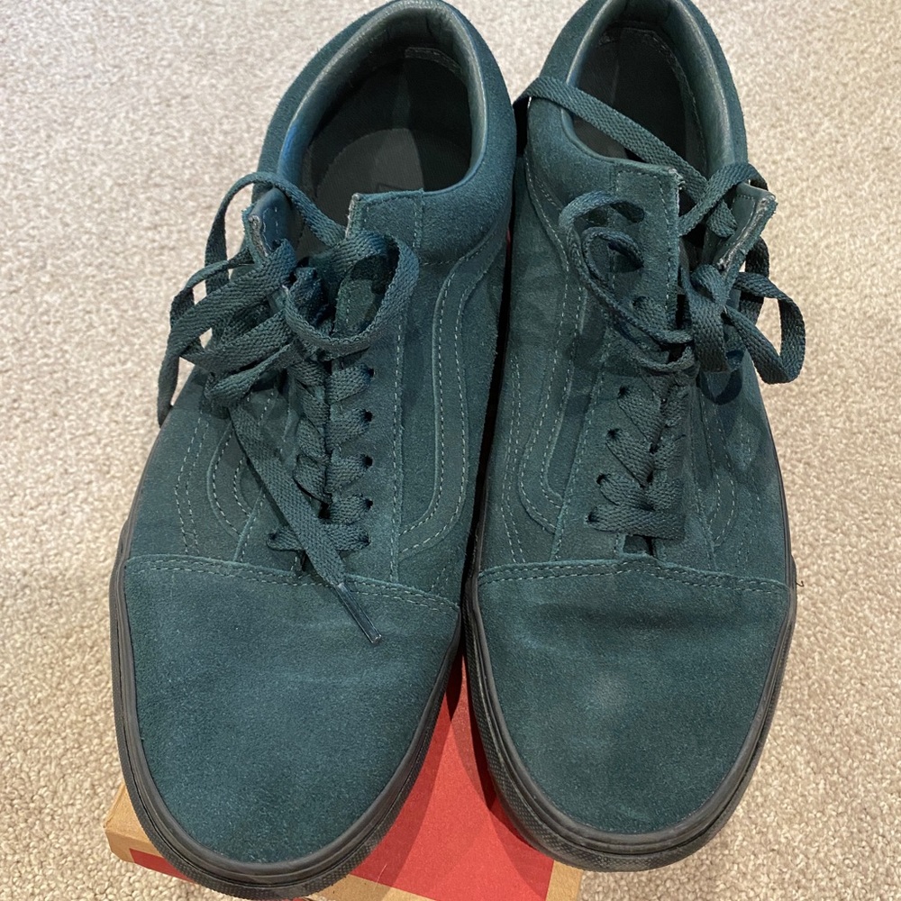 Vans Old Skool black outsole Dark Green suede Men 10.5/Women 12.0